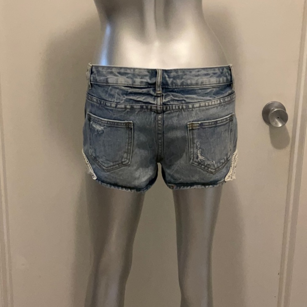 Denim&Co. Denim shorts with lace accent - Picture 3 of 5